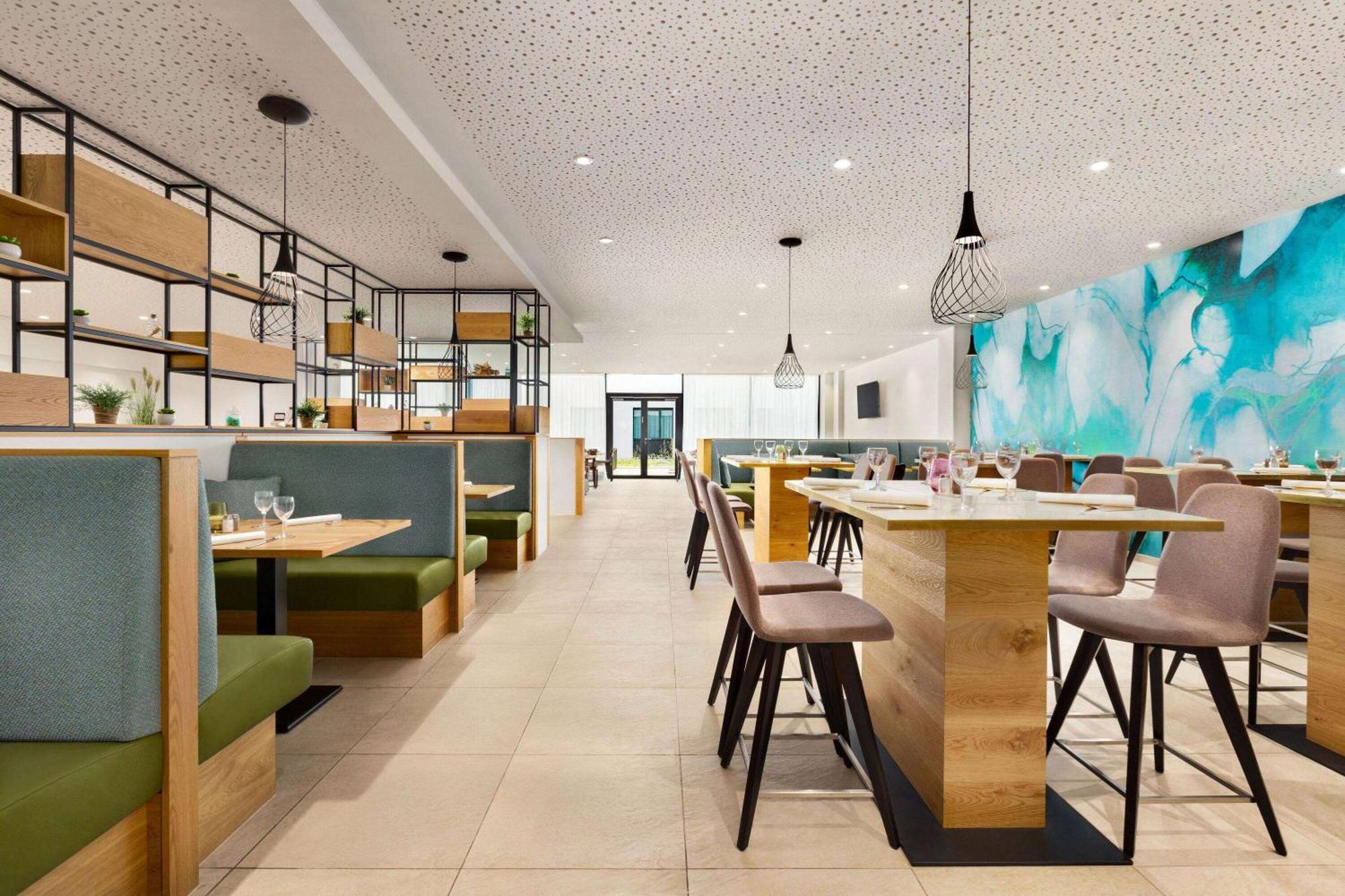 Wyndham Garden Munich Messe Hotel Exterior photo Interior of the restaurant